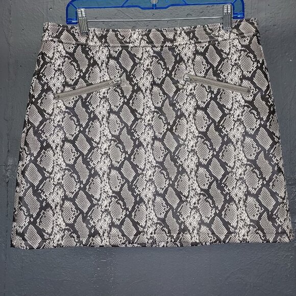 BLANK NYC Mini Skirt Women's 10 Faux Snake Skin Print Zipper Lined Pocket NEW - Picture 2 of 13